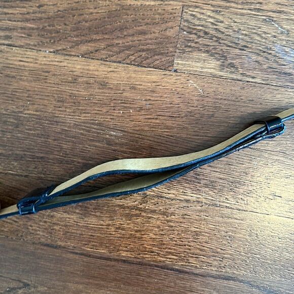 Black patent & faux fur adjustable belt with unique bronze buckle - Picture 6 of 6